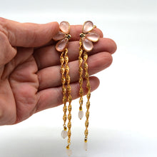 Carica l'immagine nel visualizzatore di Gallery, earcuff con quarzo rosa