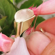 Carica l'immagine nel visualizzatore di Gallery, Anello petalo