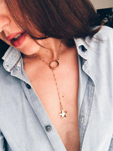 Carica l'immagine nel visualizzatore di Gallery, Collana saliscendi con ciondolo